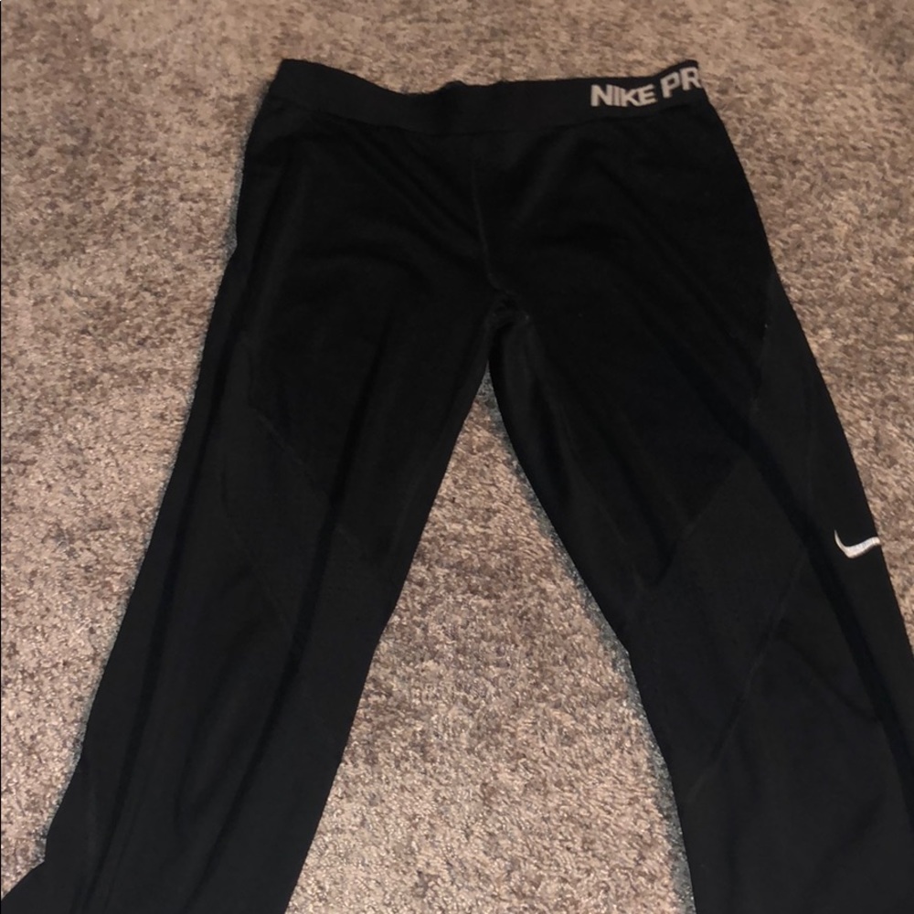 Nike Pro 3/4 length black leggings